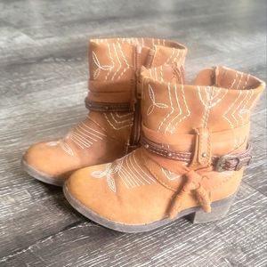 Toddler western style cowboy boots